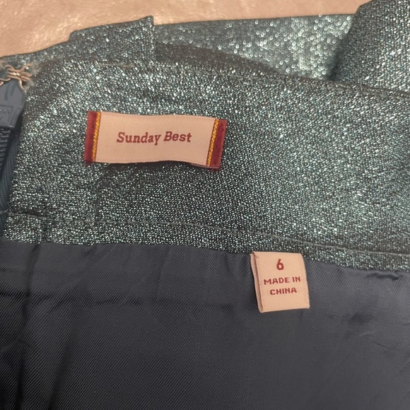 Aritzia Sparkly Shimmer Pleated Skirt - Picture 4 of 9